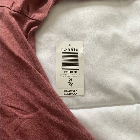 NWT TORRID long sleeve classic fit tee size 10 (m/l) - Picture 5 of 8